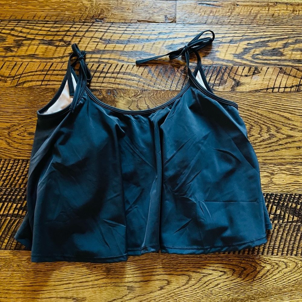 NWOT Kortni Jeane top